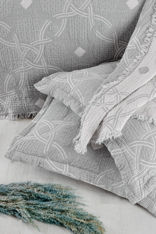 Покривало "Montela Grey" від Blooming Series: Перший вибір