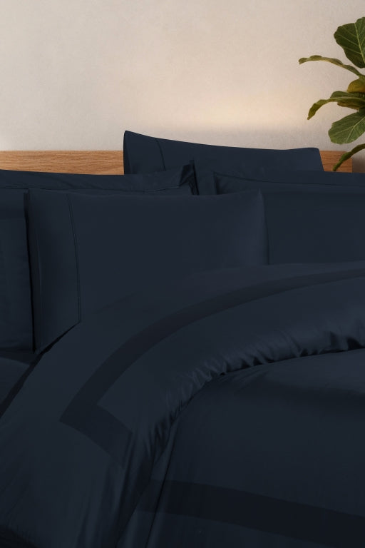 Montova Navy Blue Преміум Сатен Mona La Romano